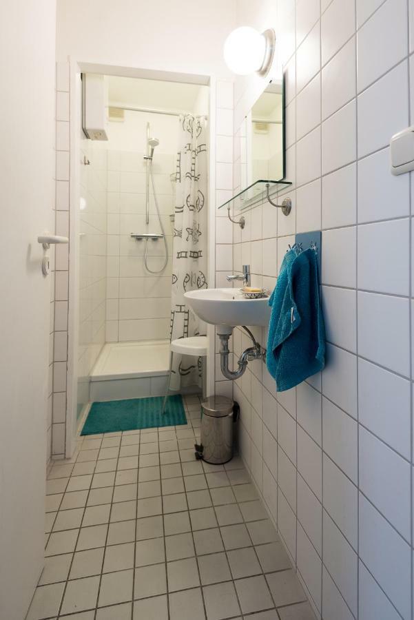 Apartment In Der Yogaschule Koln Bagian luar foto