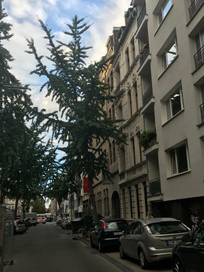 Apartment In Der Yogaschule Koln Bagian luar foto